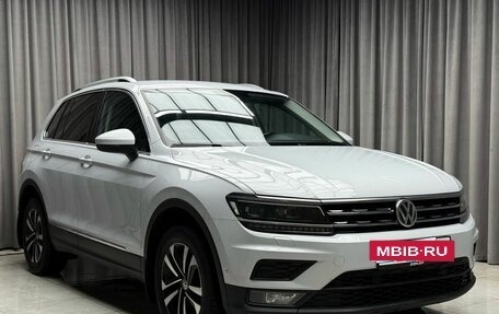 Volkswagen Tiguan II, 2019 год, 2 499 000 рублей, 2 фотография