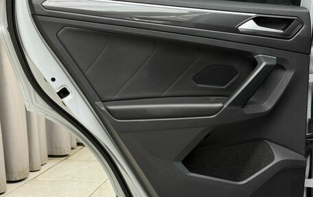 Volkswagen Tiguan II, 2019 год, 2 499 000 рублей, 18 фотография