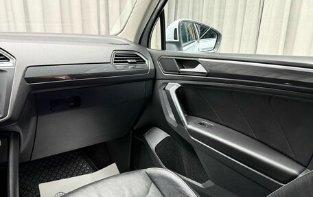 Volkswagen Tiguan II, 2019 год, 2 499 000 рублей, 19 фотография