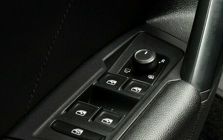 Volkswagen Tiguan II, 2019 год, 2 499 000 рублей, 30 фотография