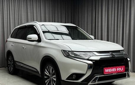 Mitsubishi Outlander III рестайлинг 3, 2019 год, 2 149 000 рублей, 3 фотография