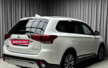 Mitsubishi Outlander III рестайлинг 3, 2019 год, 2 149 000 рублей, 4 фотография