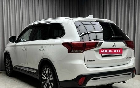 Mitsubishi Outlander III рестайлинг 3, 2019 год, 2 149 000 рублей, 6 фотография