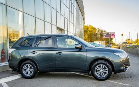 Mitsubishi Outlander III рестайлинг 3, 2014 год, 1 568 000 рублей, 8 фотография