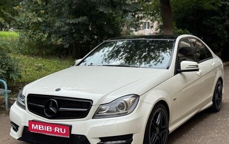 Mercedes-Benz C-Класс, 2011 год, 1 300 000 рублей, 1 фотография