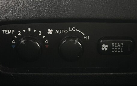 Toyota Land Cruiser Prado 120 рестайлинг, 2004 год, 1 235 000 рублей, 20 фотография