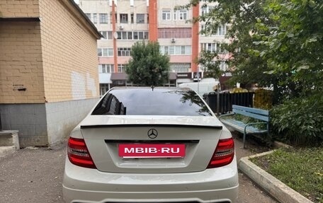 Mercedes-Benz C-Класс, 2011 год, 1 300 000 рублей, 5 фотография