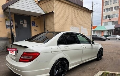 Mercedes-Benz C-Класс, 2011 год, 1 300 000 рублей, 4 фотография