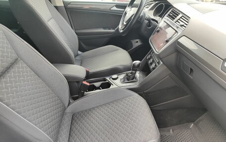 Volkswagen Tiguan II, 2018 год, 2 309 000 рублей, 9 фотография