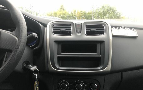 Renault Logan II, 2018 год, 673 000 рублей, 14 фотография