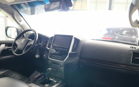 Toyota Land Cruiser 200, 2016 год, 7 500 000 рублей, 13 фотография