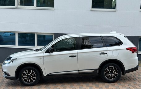 Mitsubishi Outlander III рестайлинг 3, 2017 год, 1 650 000 рублей, 5 фотография