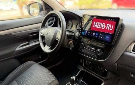 Mitsubishi Outlander III рестайлинг 3, 2017 год, 1 650 000 рублей, 17 фотография