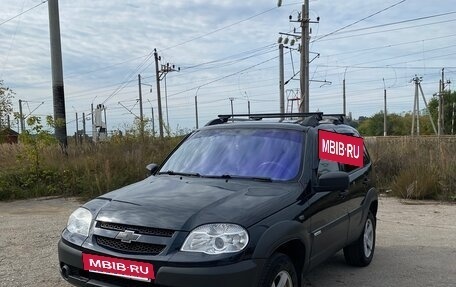 Chevrolet Niva I рестайлинг, 2015 год, 640 000 рублей, 3 фотография