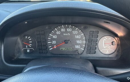Mazda Familia Y11, 2002 год, 305 000 рублей, 12 фотография