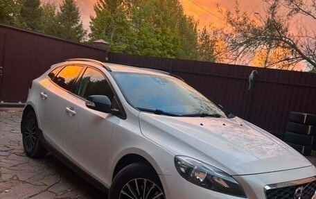 Volvo V40 Cross Country I, 2014 год, 1 400 000 рублей, 2 фотография