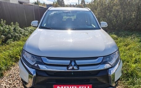Mitsubishi Outlander III рестайлинг 3, 2017 год, 1 850 000 рублей, 1 фотография