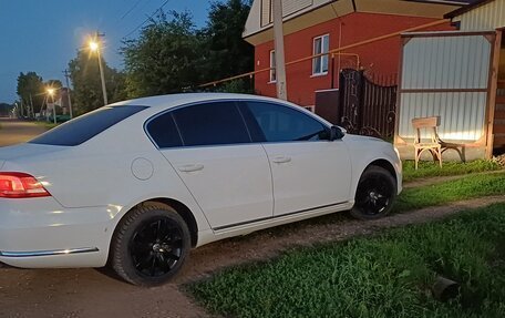 Volkswagen Passat B7, 2012 год, 900 000 рублей, 3 фотография