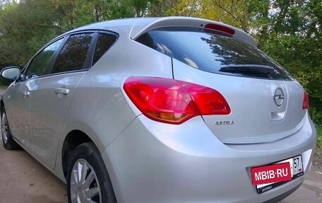 Opel Astra J, 2010 год, 530 000 рублей, 4 фотография