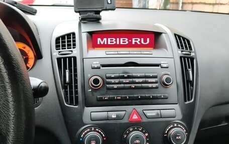 KIA cee'd I рестайлинг, 2009 год, 700 000 рублей, 14 фотография