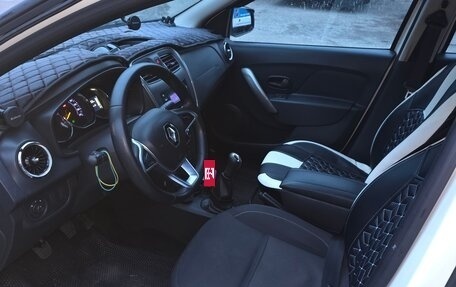 Renault Logan II, 2019 год, 820 000 рублей, 5 фотография