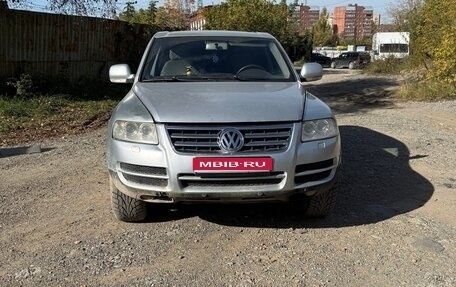 Volkswagen Touareg III, 2004 год, 450 000 рублей, 1 фотография