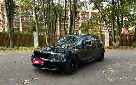BMW 1 серия, 2011 год, 700 000 рублей, 1 фотография