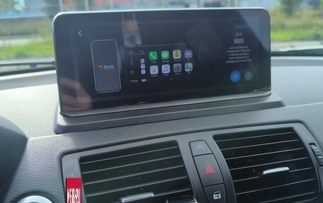 BMW 1 серия, 2011 год, 700 000 рублей, 16 фотография