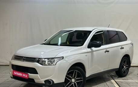 Mitsubishi Outlander III рестайлинг 3, 2014 год, 1 100 000 рублей, 1 фотография