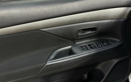 Mitsubishi Outlander III рестайлинг 3, 2014 год, 1 100 000 рублей, 11 фотография
