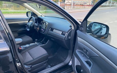 Mitsubishi Outlander III рестайлинг 3, 2012 год, 1 350 000 рублей, 12 фотография