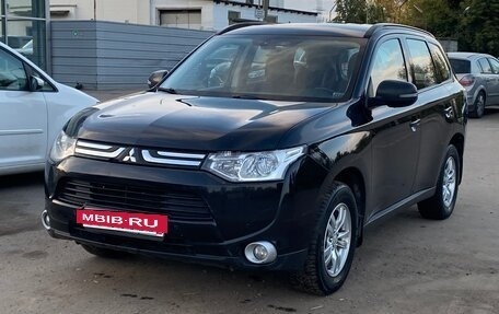 Mitsubishi Outlander III рестайлинг 3, 2012 год, 1 350 000 рублей, 10 фотография