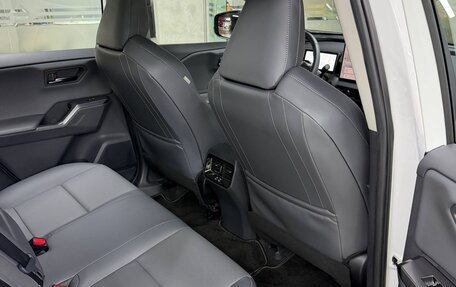 Toyota RAV4, 2025 год, 4 150 000 рублей, 10 фотография