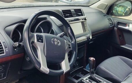 Toyota Land Cruiser Prado 150 рестайлинг 2, 2016 год, 3 900 000 рублей, 5 фотография
