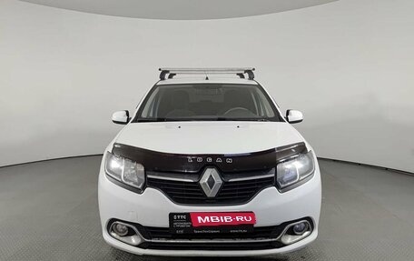 Renault Logan II, 2017 год, 665 000 рублей, 2 фотография