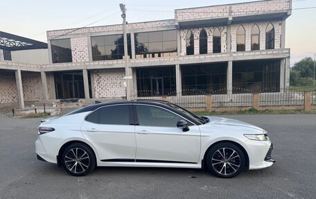 Toyota Camry, 2020 год, 2 790 000 рублей, 4 фотография