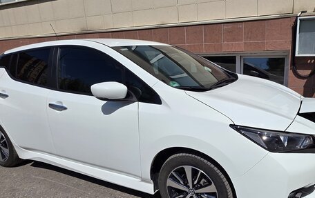 Nissan Leaf II, 2019 год, 2 200 000 рублей, 1 фотография