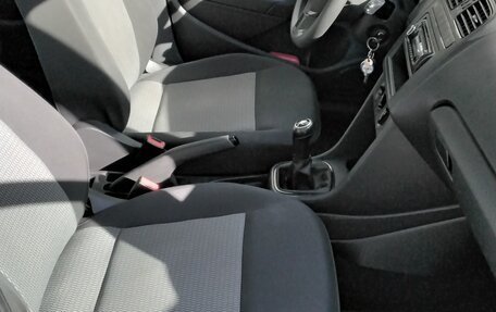 Volkswagen Polo VI (EU Market), 2011 год, 500 000 рублей, 7 фотография