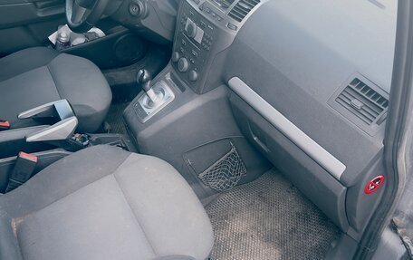 Opel Zafira B, 2006 год, 350 000 рублей, 20 фотография