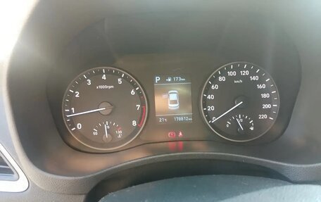 Hyundai Solaris II рестайлинг, 2017 год, 1 190 000 рублей, 8 фотография