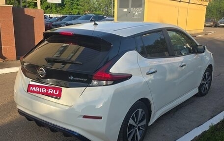 Nissan Leaf II, 2019 год, 2 200 000 рублей, 7 фотография
