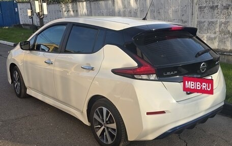 Nissan Leaf II, 2019 год, 2 200 000 рублей, 5 фотография