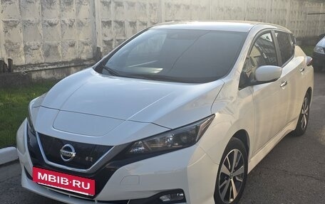 Nissan Leaf II, 2019 год, 2 200 000 рублей, 3 фотография