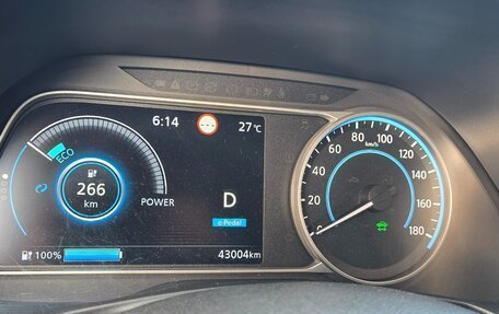 Nissan Leaf II, 2019 год, 2 200 000 рублей, 12 фотография