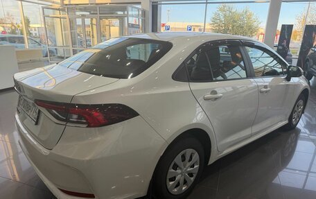 Toyota Corolla, 2022 год, 1 945 000 рублей, 5 фотография
