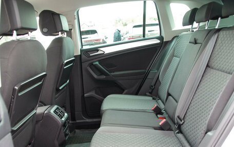 Volkswagen Tiguan II, 2019 год, 2 490 000 рублей, 8 фотография