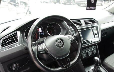 Volkswagen Tiguan II, 2019 год, 2 490 000 рублей, 6 фотография