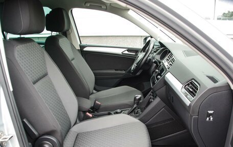 Volkswagen Tiguan II, 2019 год, 2 490 000 рублей, 10 фотография