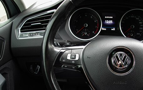 Volkswagen Tiguan II, 2019 год, 2 490 000 рублей, 17 фотография
