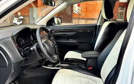 Mitsubishi Outlander III рестайлинг 3, 2020 год, 2 670 000 рублей, 18 фотография
